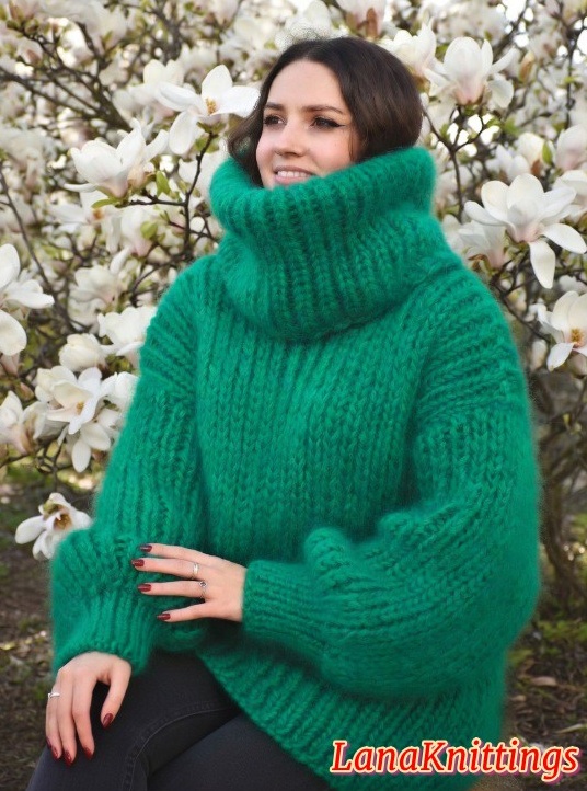 Mohair Sweater Extra Thick Oversize Green T-neck removable Handmade Handknitted by Lanaknittings