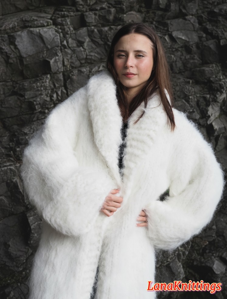 Mohair Coat White Oversize Thick Mohair HandKnitted Handmade LanaKnittings - Image 4
