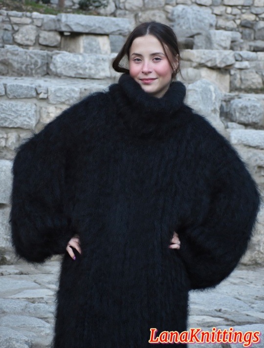 Black Mohair Long Dress Thick Oversize Handmade Handknitted by Lanaknittings - Image 2