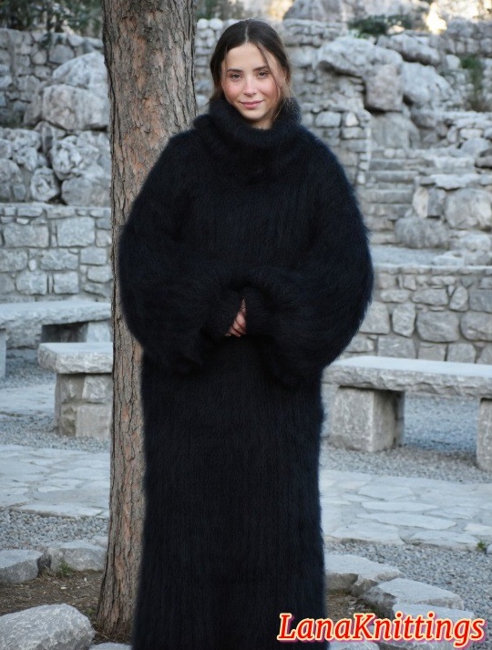 Black Mohair Long Dress Thick Oversize Handmade Handknitted by Lanaknittings - Image 3