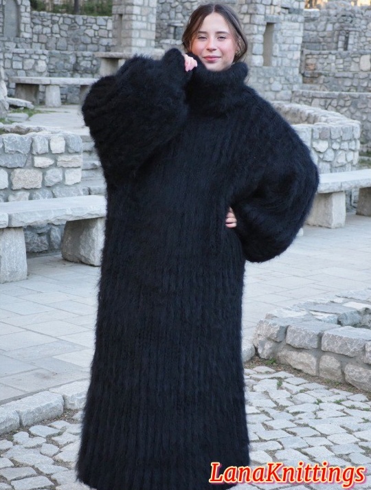 Black Mohair Long Dress Thick Oversize Handmade Handknitted by Lanaknittings - Image 4