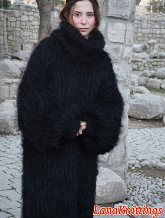 Black Mohair Long Dress Thick Oversize Handmade Handknitted by Lanaknittings - Image 9