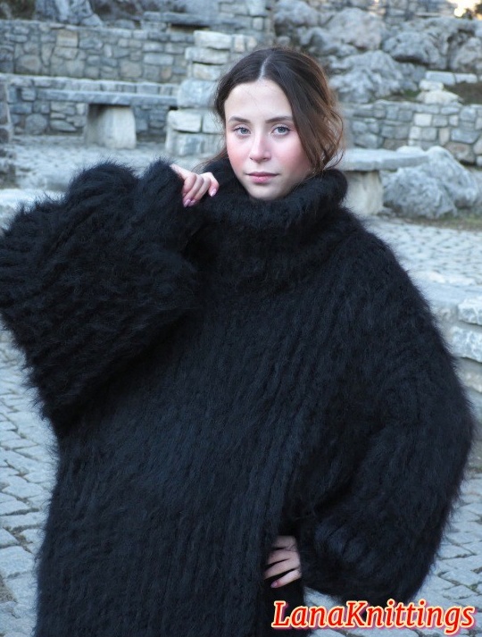Black Mohair Long Dress Thick Oversize Handmade Handknitted by Lanaknittings - Image 5
