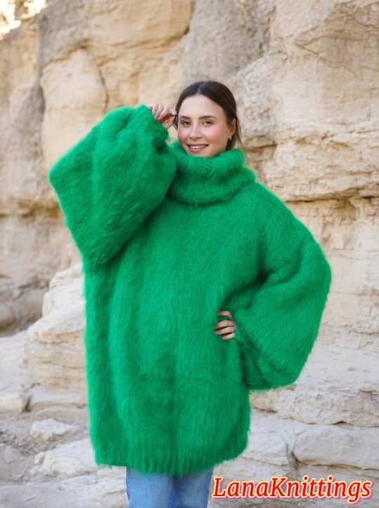 Green Mohair Sweater Thick Oversize Handmade Handknitted by Lanaknittings - Image 9