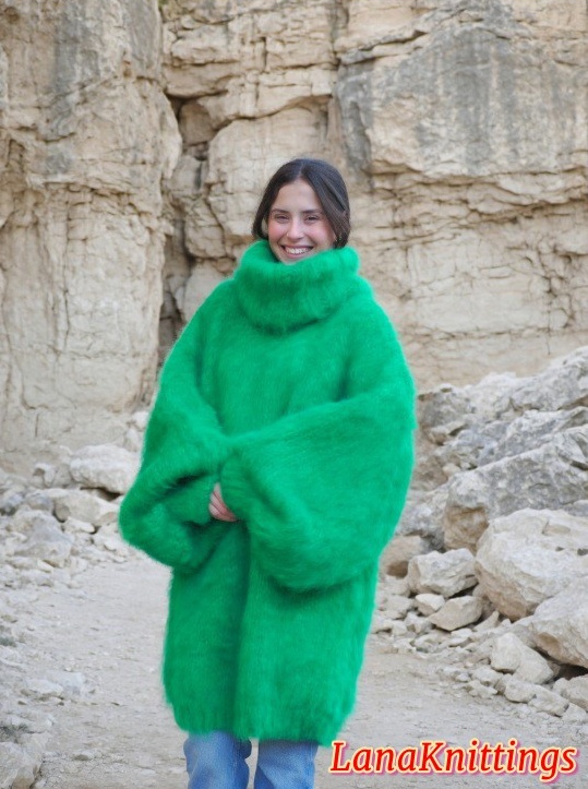 Green Mohair Sweater Thick Oversize Handmade Handknitted by Lanaknittings - Image 10