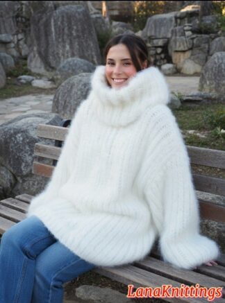 White Mohair Sweater Extra Thick Oversize  T-neck removable Handmade Handknitted
