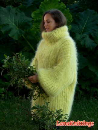Apple Green Longhair Mohair Sweater Thick Handmade Handknitted by Lanaknittings